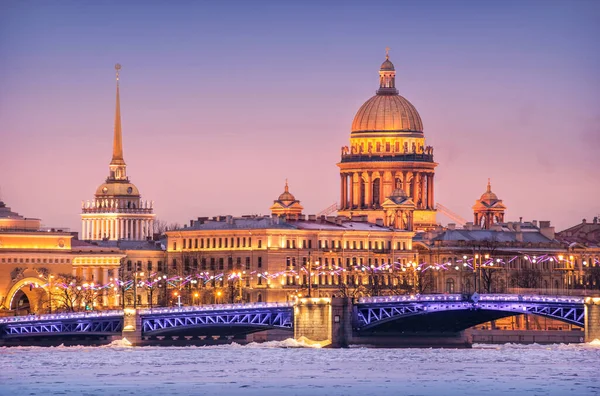 Cúpula Catedral San Isaac Almirantazgo Río Neva Hielo San Petersburgo —  Fotos de Stock