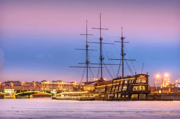 Restaurante Barco Río Neva San Petersburgo Invierno Lila Cerca — Foto de Stock