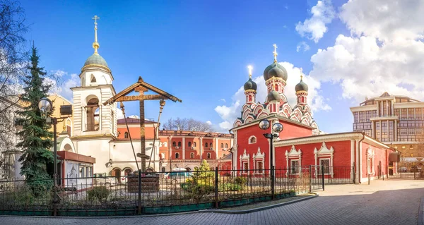 Eglise George Endova Parterres Fleurs Bois Moscou Par Une Journée — Photo