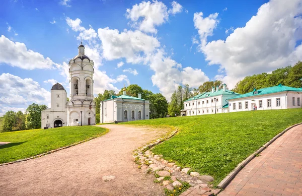 Башня Колокольня Церковь Святого Георгия Коломенском Москве Летом Солнечного Дня — стоковое фото