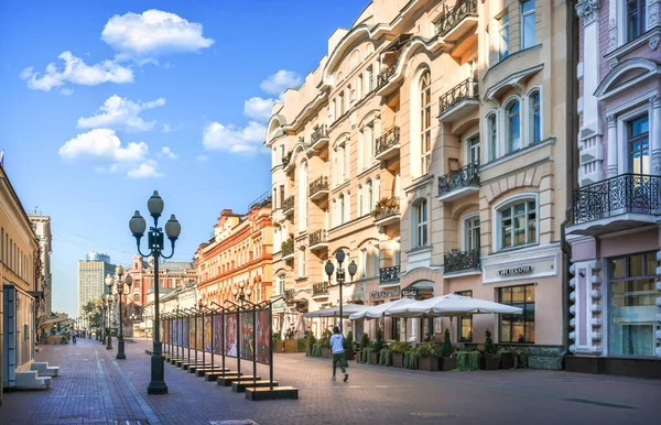 Будинки Кафе Ліхтарі Арбаті Москві Влітку — стокове фото