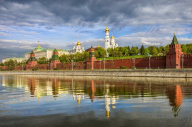 Suya yakın sessiz sabah