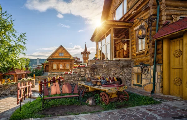 Em uma aldeia nativa de madeira em Kazan — Fotografia de Stock