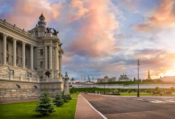 Puesta de sol sobre el Kremlin de Kazán — Foto de Stock