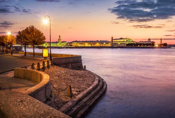 Abend über der Stadt — Stockfoto