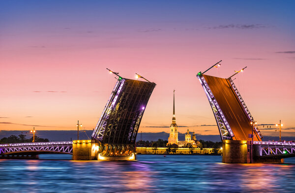 Bridges are separated in Saint-Petersburg