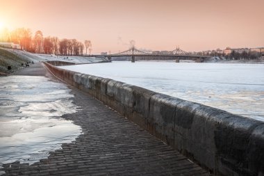 Soğuk bir akşam sıcak renkler