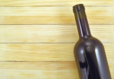 Bir şişe şarap.