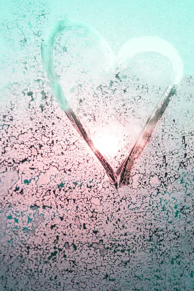 Символ Красивого Серця Сонцем Всередині Намальованого Помилковому Склі Пастельно Рожевого — стокове фото