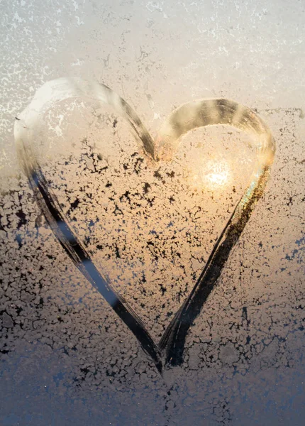 Καρδιά Ομιχλώδες Γυάλινο Σύμβολο Ενός Όμορφου Τον Κίτρινο Ήλιο Μέσα — Φωτογραφία Αρχείου