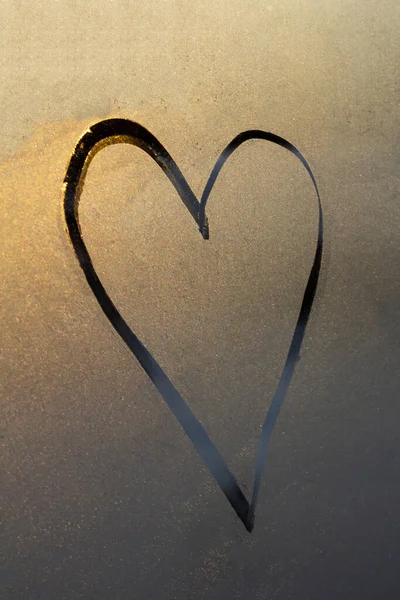 Καρδιά Μπεζ Φόντο Καρδιά Σύμβολο Ζωγραφισμένο Θολό Γυαλί Υφή Του — Φωτογραφία Αρχείου