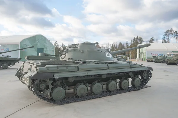 Sovjetiska pansarvärnskanonvagn objektet 430 i parken "Patriot" — Stockfoto