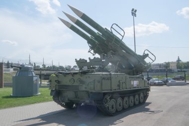 Sovyet uçaksavar füze sistemi Ordu Hava Savunma küp-M1 (Nato sınıflandırma Sa-6 Gainfu tarafından) Tula silah Müzesi, arka görüş