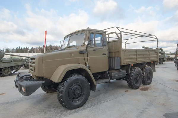 Novo caminhão russo ZIL-4334A1 "KALAM-1" Parque militar "Patriot " — Fotografia de Stock