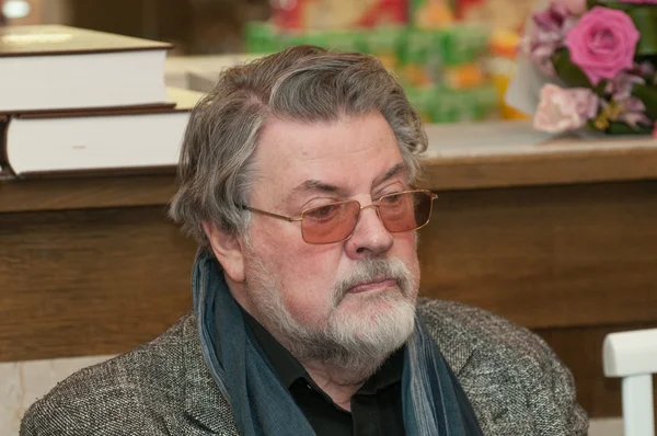 Alexander Shirvindt, ünlü Sovyet ve Rus sinema ve tiyatro oyuncusu, tiyatro yönetmeni ve senarist