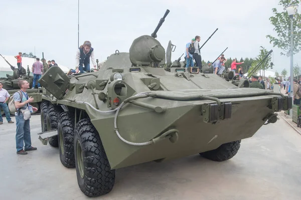 2015年6月19日 苏联和俄罗斯装甲运兵车Btr 80在国际军事技术论坛Army 2015上展出 — 图库照片