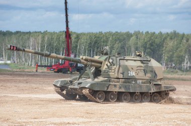 ASKERİ ALABINO, MOSCOW OBLAST, RUSSIA - 24 Ağustos 2017: The 2S19 