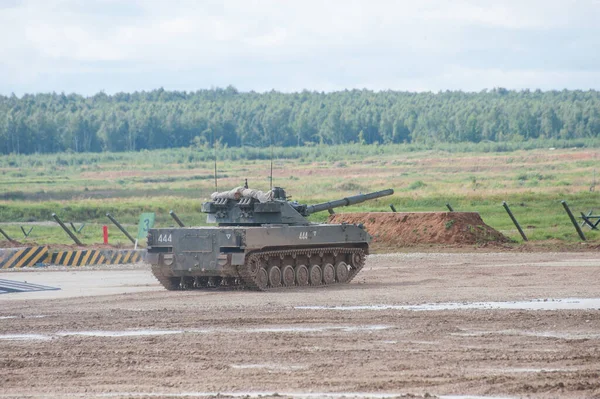 Military Ground Alabino Moscow Oblast Russia August 2017 Self Propelled 图库图片