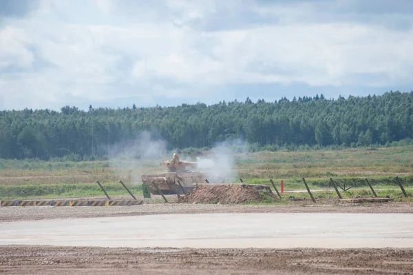 Military Ground Alabino Moscow Oblast Russia Sierpnia 2017 Rosyjskie Czołgi — Zdjęcie stockowe