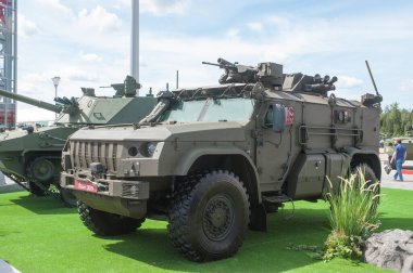 ALABINO, MOSCOW Bölgesi, RUSSIA - 25 Haziran 2019: Rus yeni otomatik havan topu 82-mm havan topu 2S41 