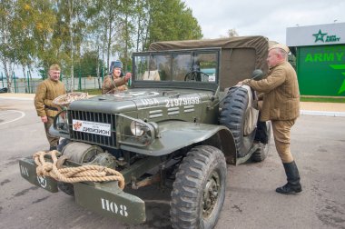 Kubinka, MOSCOW Bölgesi, RUSSIA - 19 Eylül 2020: Askeri Amerikan retro otomobili Dodge WC-51, 