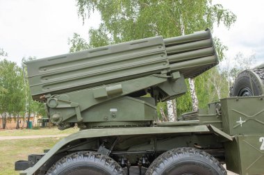 ALABINO, MOSCOW Bölgesi, RUSSIA - 25 Haziran 2019: Rus çoklu fırlatma roket sistemi 9K51M 