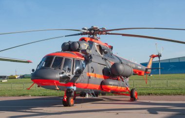Zhukovsky, RUSSIA - 28 Ağustos 2019: Rus askeri Arktik helikopteri Mil Mi-8AMTSh-VA Rus Hip VKS kuyruk numarası RF-04508