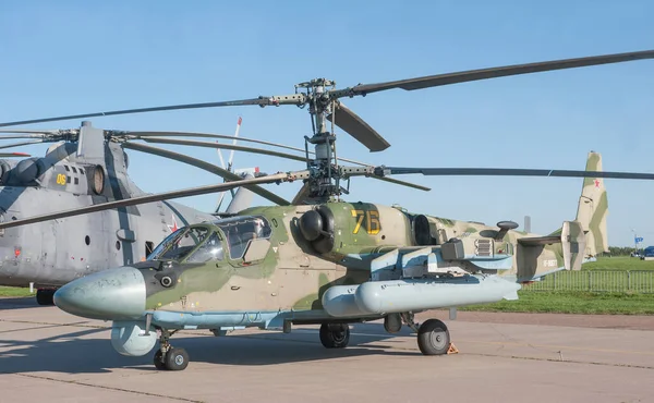 Zhukovsky, RUSSIA - 28 Ağustos 2019: Rus askeri helikopteri Kamov Ka-52 