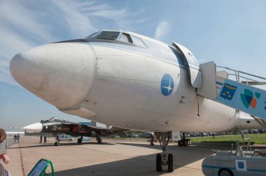Zhukovsky, RUSSIA -29 Ağustos 2019: Sovyet Tupolev Tu-155 uçakları SSCB-85035 uçuş laboratuarı Tu-154 baz alınarak MAKS hava gösterisinde kriyojenik yakıt motorlarını araştırmak için