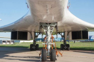 Zhukovsky, RUSSIA - 28 Ağustos 2019: Sovyet ve Rus süpersonik stratejik bombardıman uçağı Tupolev Tu-160 Blackjack adı 