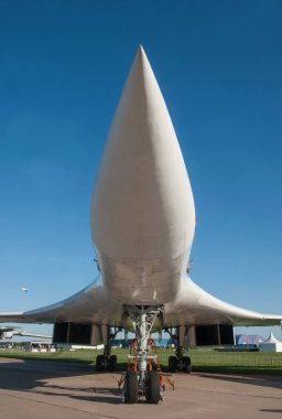 Zhukovsky, RUSSIA - 28 Ağustos 2019: Sovyet ve Rus süpersonik stratejik bombardıman uçağı Tupolev Tu-160 Blackjack MAKS-2019 hava gösterisinde kendi adıyla 