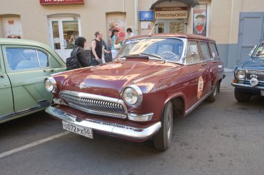 kırmızı araba volga gaz-22 retro ralli gorkyclassic, Moskova