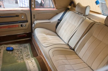 arka koltuklar ile sakız mağaza, Moskova, görebilirim yakınında Sovyet retro araba chaika gaz-14 retro ralli gorkyclassic