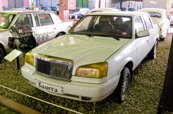 試作車 moskvich 2142z7 rogozhsky でレトロな車の博物館で「kalita「ヴァル、フロント ビュー — ストック写真