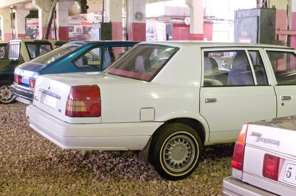 Voiture expérimentale Moskvich-2142Z7 "Kalita" au Musée des voitures rétro à Rogozhsky Val, Moscou, vue arrière — Photo