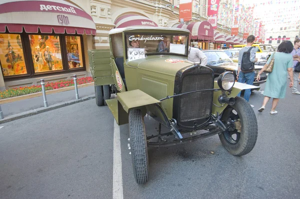 Soviet retro cargo GAZ-MM (simplified GAZ-AA) for retro rally Gorkyclassic near Gum Department store, Moscow — Stock Photo, Image