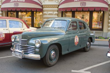 Sovyet yeşil araba gaz m20 