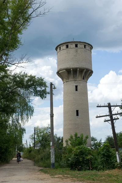 Torre de água velha na cidade de Sovetsk Shchekino distrito, região de Tula, Rússia — Fotografia de Stock