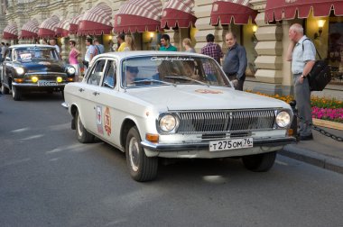 Sovyet beyaz araba gaz-24 