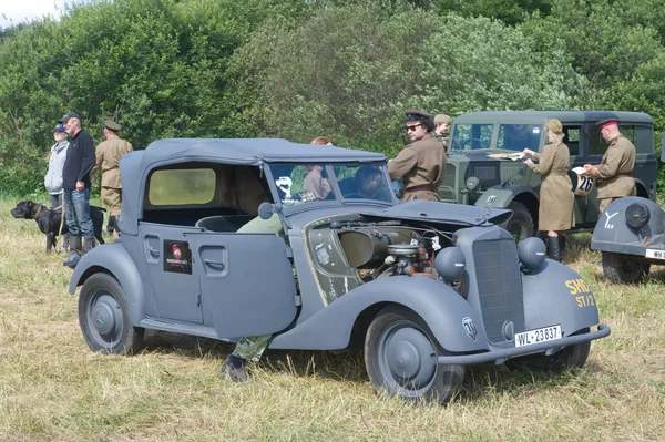 Tysk bil mercedes 170vk polizei, 3: e internationella forum "motorer av kriger" nära staden chernogolovka — Stockfoto