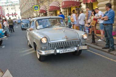 Sovyet retro gri araba 