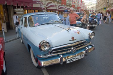 Sovyet eski iki ton araba 