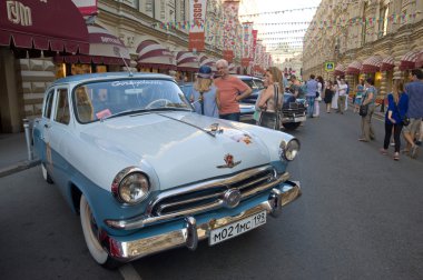 Sovyet eski iki ton araba 