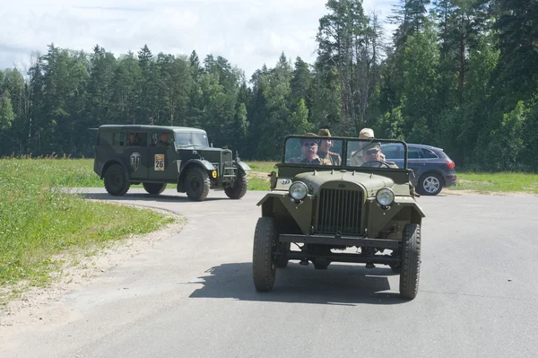 Soviet military retro GAZ-67 highway, 3rd international meeting "Motors of war" near the city Chernogolovka — Stock Photo, Image