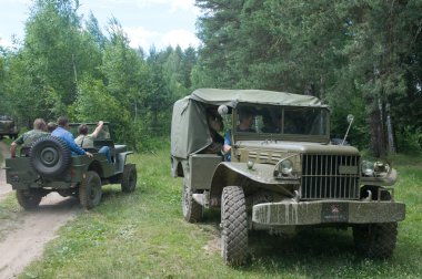 Amerikan eski araba dodge wc-51 retro üzerinde moscow region alan road, üçüncü Uluslararası Toplantı yakınındaki şehir chernogolovka 