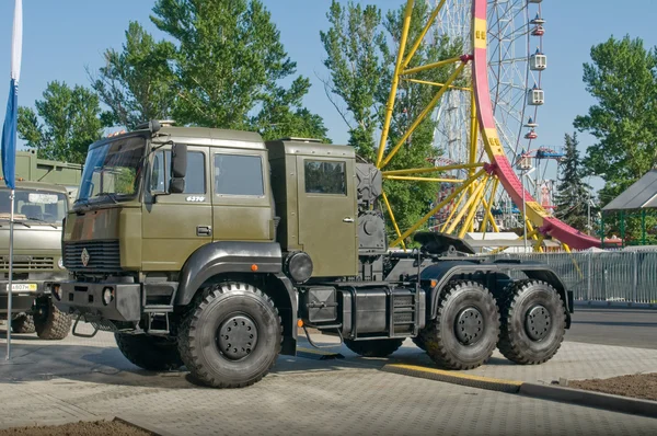 Nová ruská nákladní "Ural-6370" na výstavu "integrovaná bezpečnost a bezpečnost-2014", Moskva — Stock fotografie