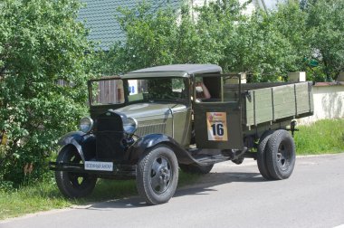 Sovyet eski eski otomobil GAZ-AA Chernogolovka kenti yakınlarındaki 3. Uluslararası Savaş Motorları toplantısında