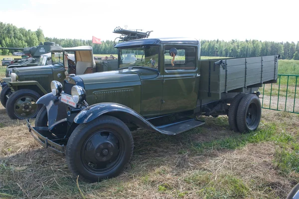 Soviet retro car GAZ-AA at the 3rd international meeting of "Motors of war" near the city Chernogolovka — Stock Photo, Image