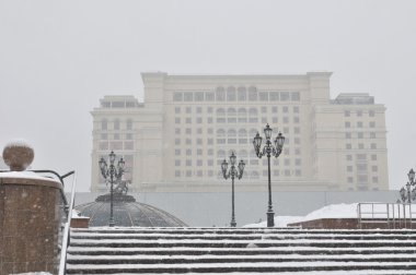 Manezh Meydanı ve otel 