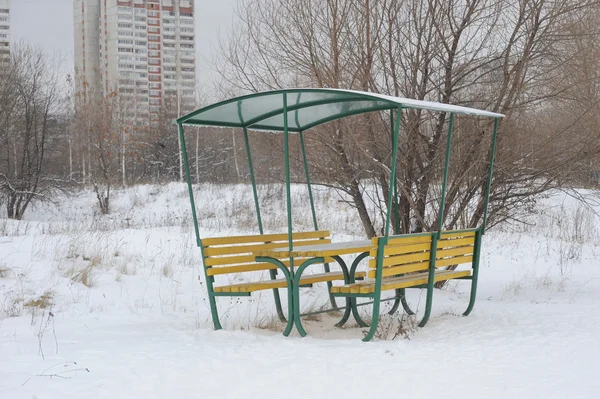 Nowa altana zimą w parku Tushino, Moskwa, Rosja — Zdjęcie stockowe